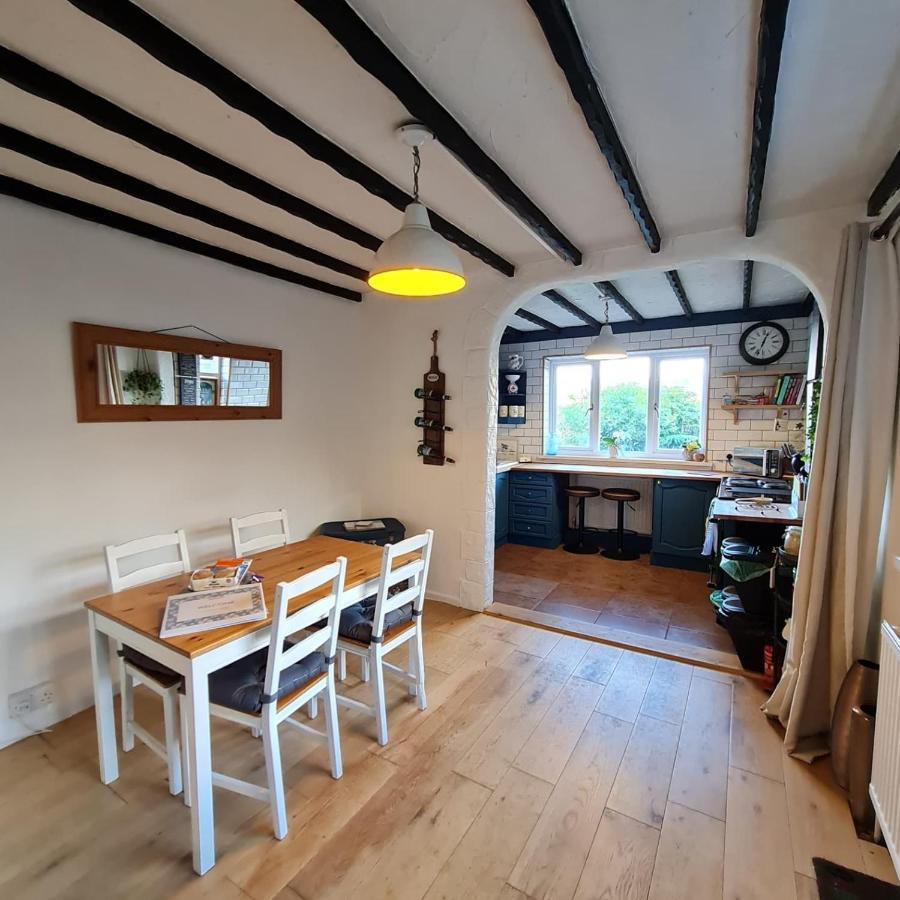 Old Road Cottage Pet Friendly Outdoors Beaches Neath Exteriör bild