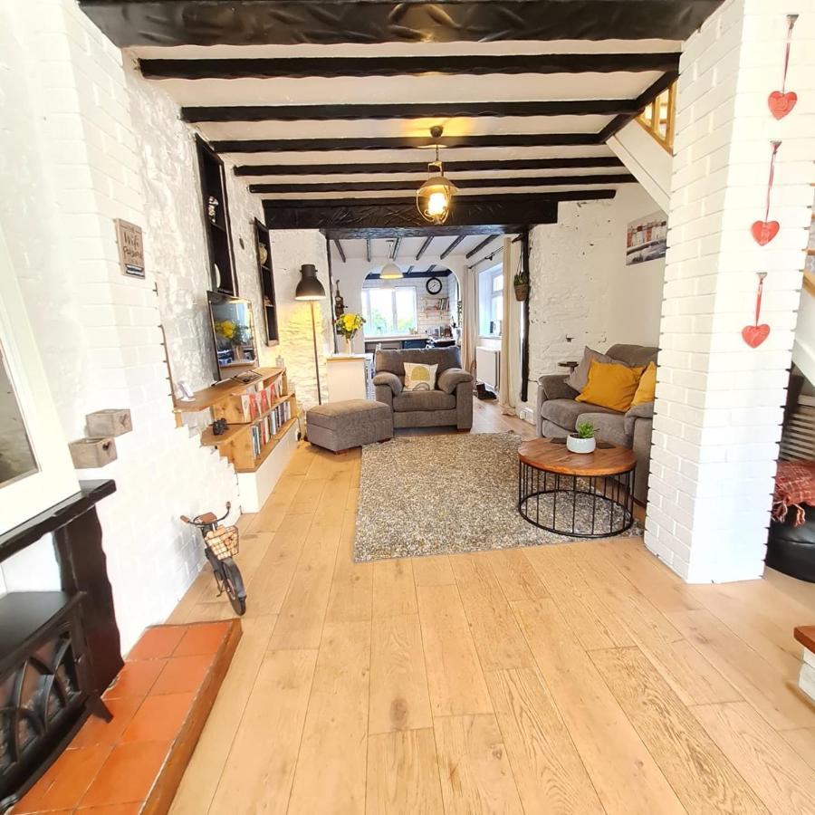 Old Road Cottage Pet Friendly Outdoors Beaches Neath Exteriör bild